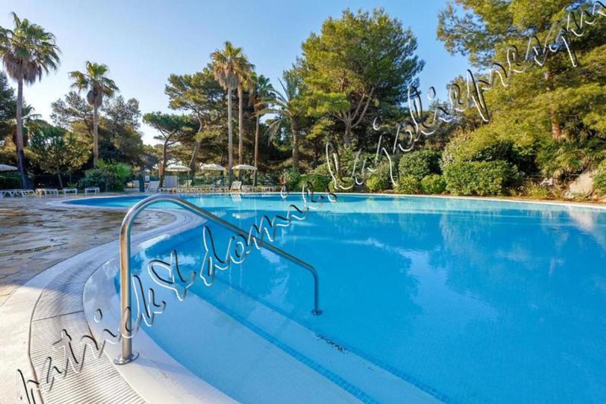 Magnifique Parc De La Presqu'Ile Avec Piscine Et Plage Face A Porquerolles ! Hyères Exteriör bild