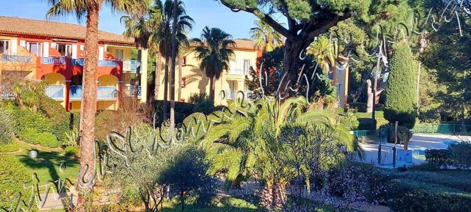 Magnifique Parc De La Presqu'Ile Avec Piscine Et Plage Face A Porquerolles ! Hyères Exteriör bild