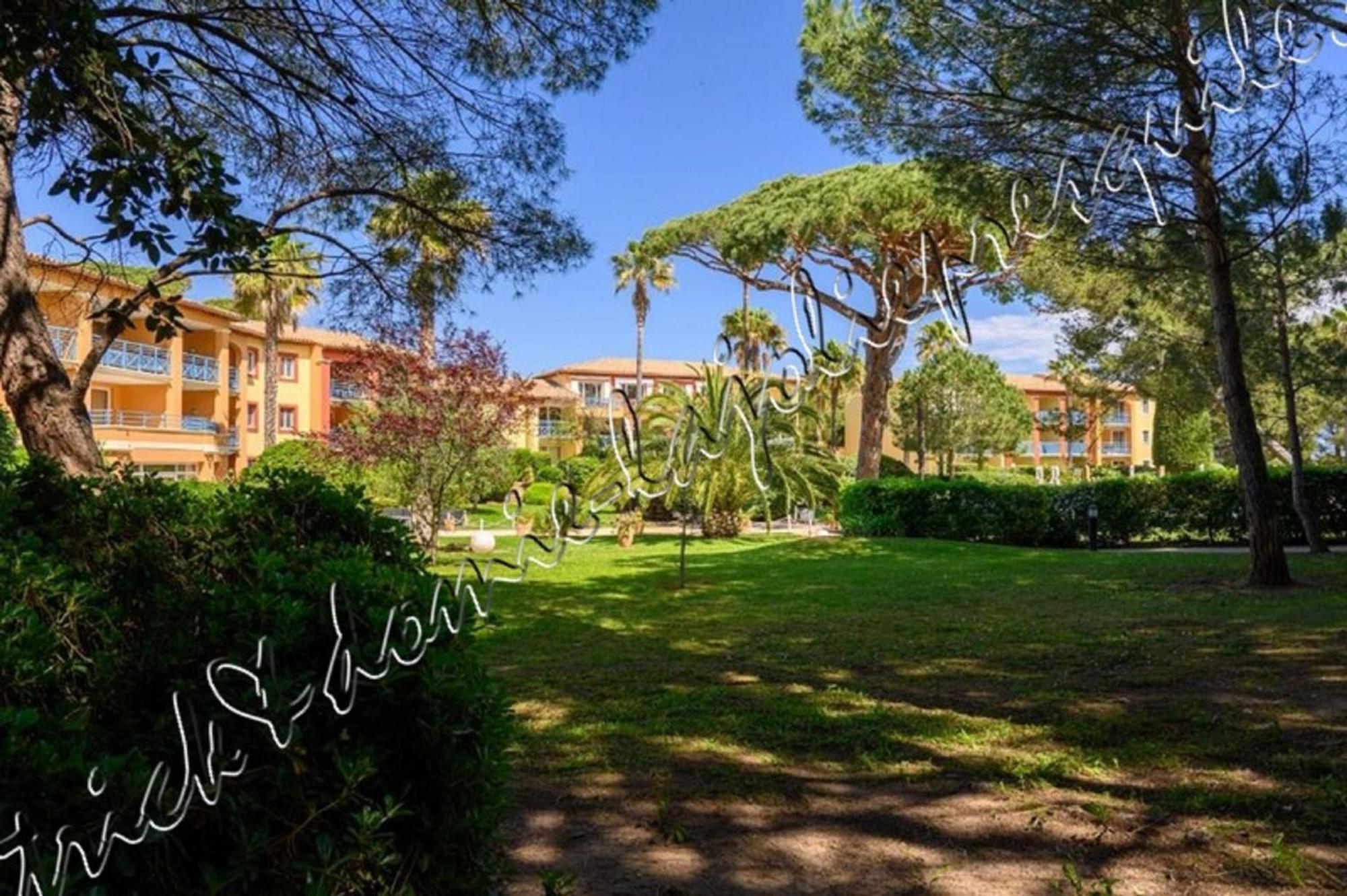 Magnifique Parc De La Presqu'Ile Avec Piscine Et Plage Face A Porquerolles ! Hyères Exteriör bild