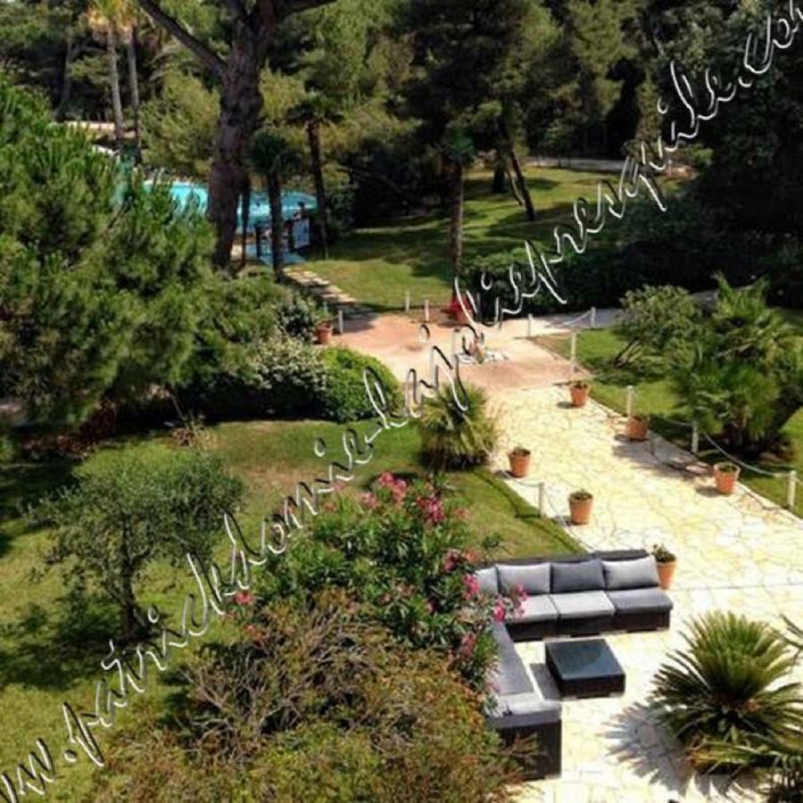 Magnifique Parc De La Presqu'Ile Avec Piscine Et Plage Face A Porquerolles ! Hyères Exteriör bild